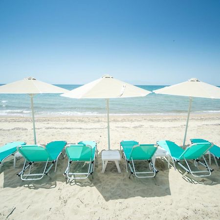 Summerday Villa Private Beach เนอาอิรากลีอา ภายนอก รูปภาพ