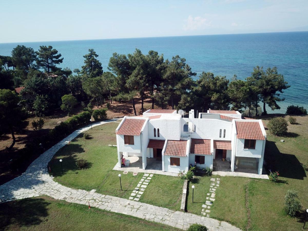 Summerday Villa Private Beach เนอาอิรากลีอา ภายนอก รูปภาพ