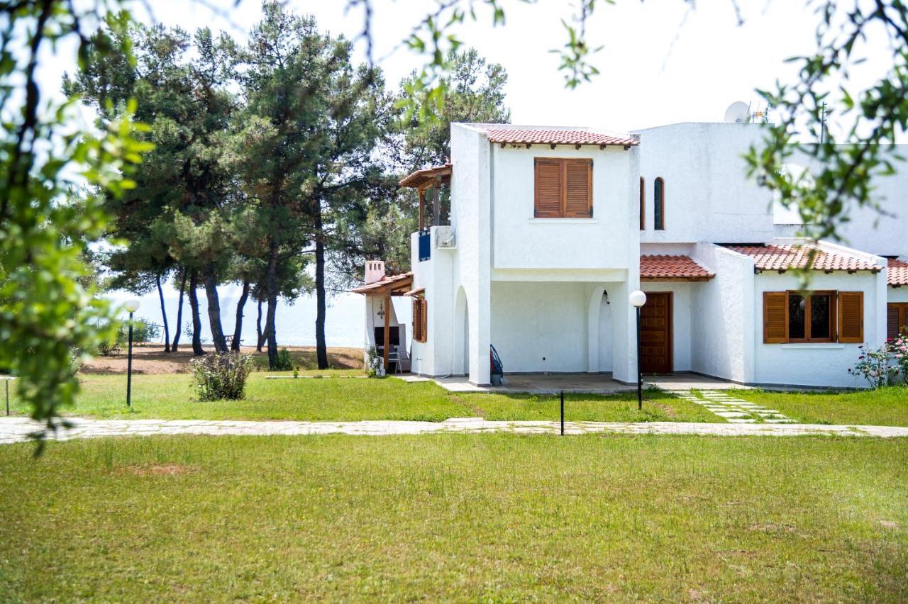 Summerday Villa Private Beach เนอาอิรากลีอา ภายนอก รูปภาพ