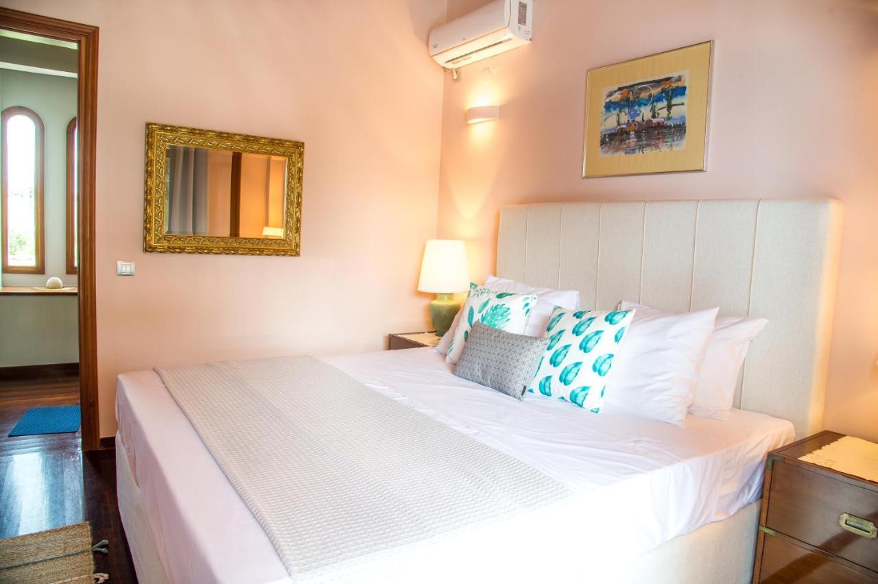 Summerday Villa Private Beach เนอาอิรากลีอา ภายนอก รูปภาพ