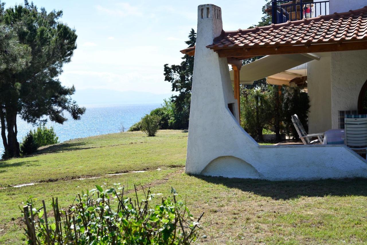 Summerday Villa Private Beach เนอาอิรากลีอา ภายนอก รูปภาพ